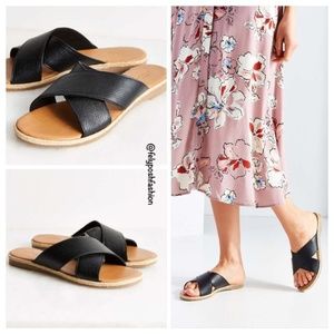 ❌SOLD❌ UO Leather Cross Espadrille Slide